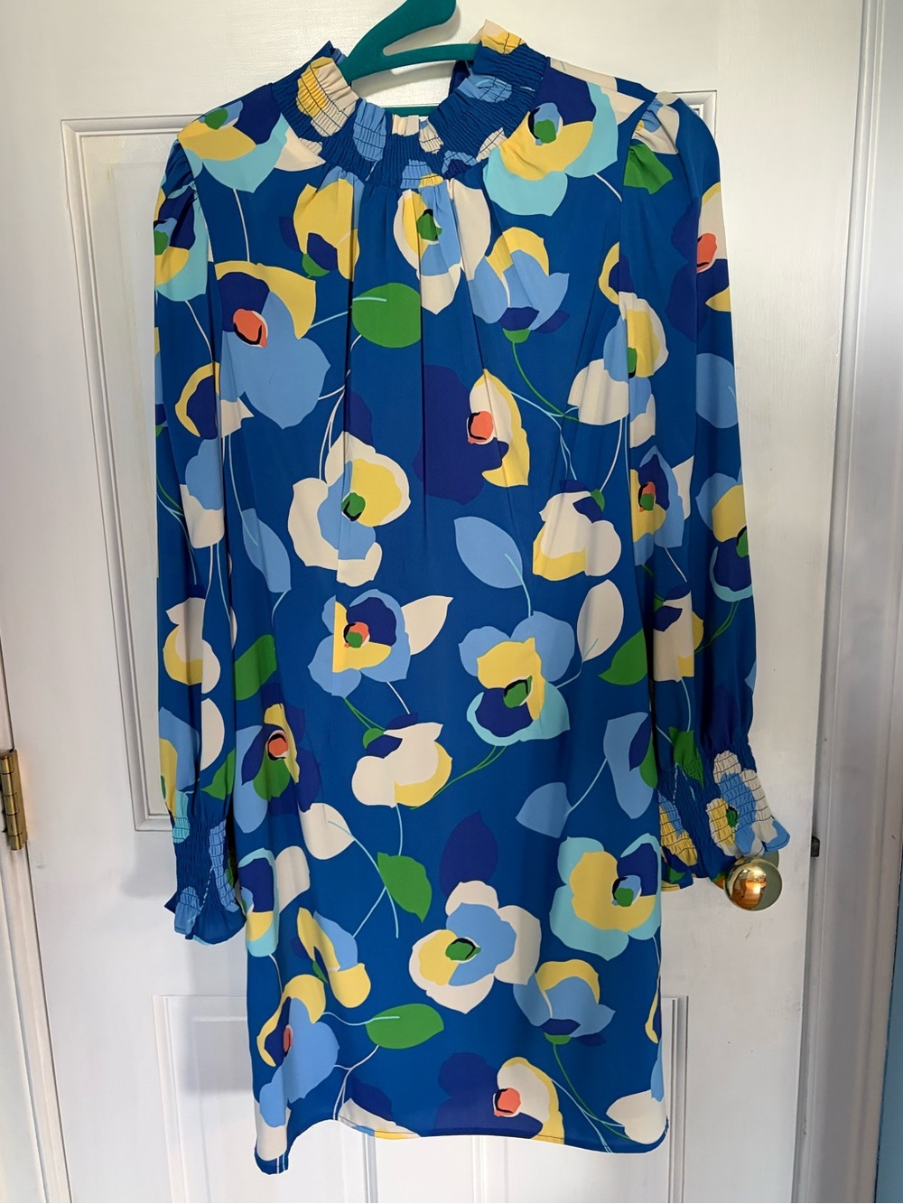 Floral long sleeve short dress
